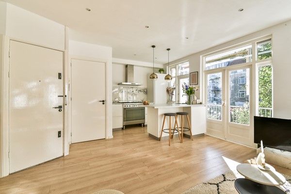 Photo - Under offer: Postjeskade 43-1, 1058 DG Amsterdam